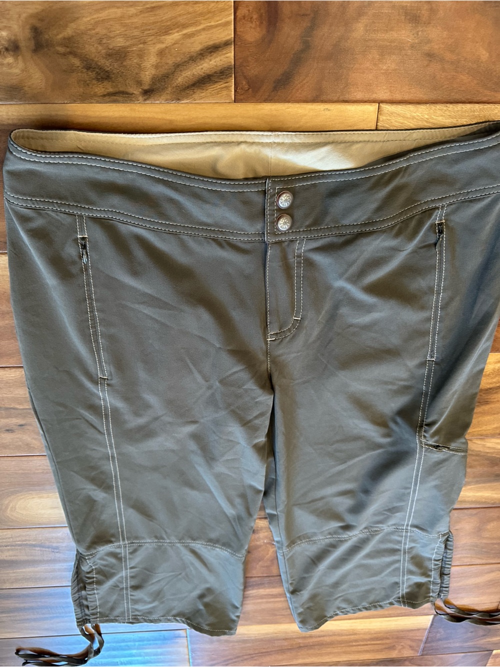 Athleta Olive Green Capri Pants size 10 - Picture 2 of 4